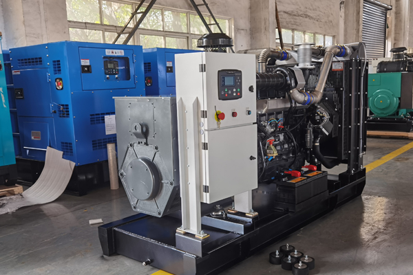 100kw柴油發電機組.jpg 100kw柴油發電機組.jpg